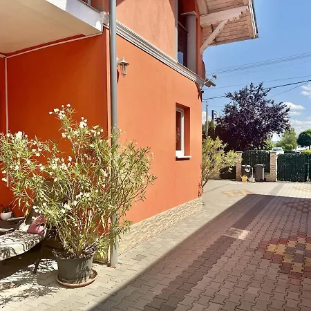 Lelle Udvar 1 Ac Free Parking Daire *
